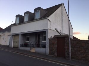 Town Outskirts Lrg Two Bed House Garage Garden