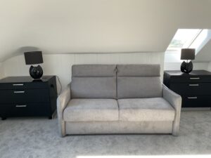 St Peter Newly Furnished and Decorated Smart Studio