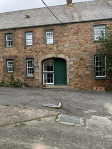 Trinity Large Three Bed House Garden and Parking
