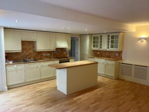 St Ouen Ground Floor Two Bed Flat Parking,Shed and Shared Outside Space